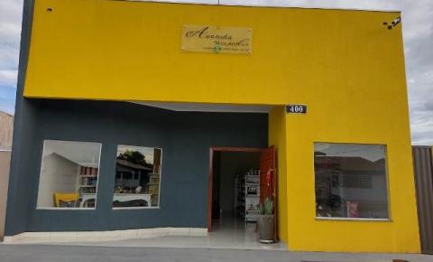 Casal de empresários inauguram Avenida Variedades em Alcinópolis